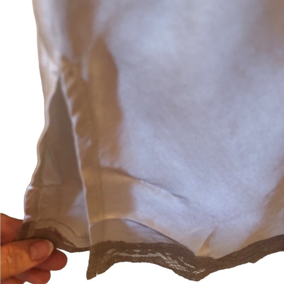 Gold Hawk 100% Silk Dainty Lace Trimmed Slip Dress Sz. M Embroidered Flowers - Picture 9 of 11